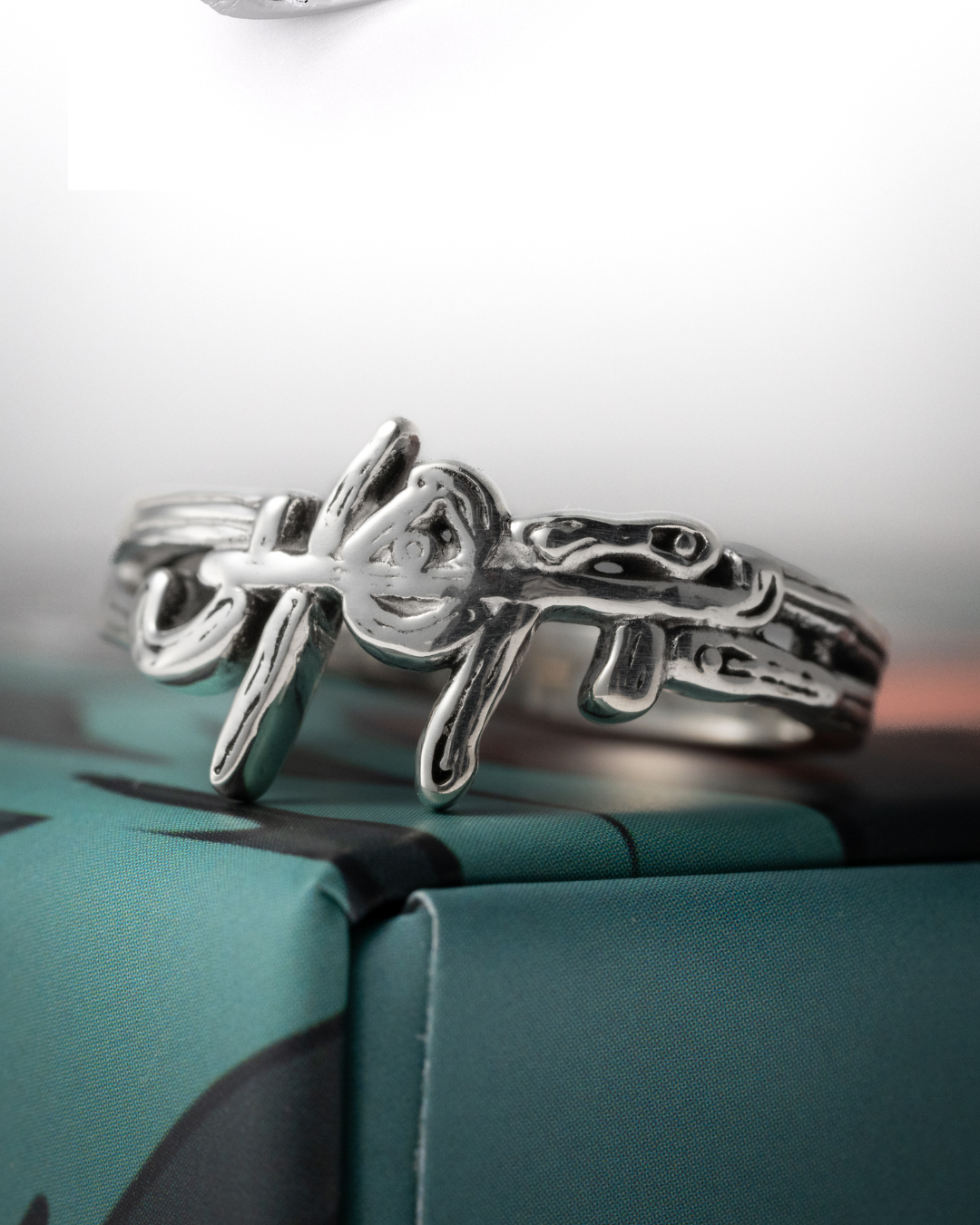 Utopia Ring